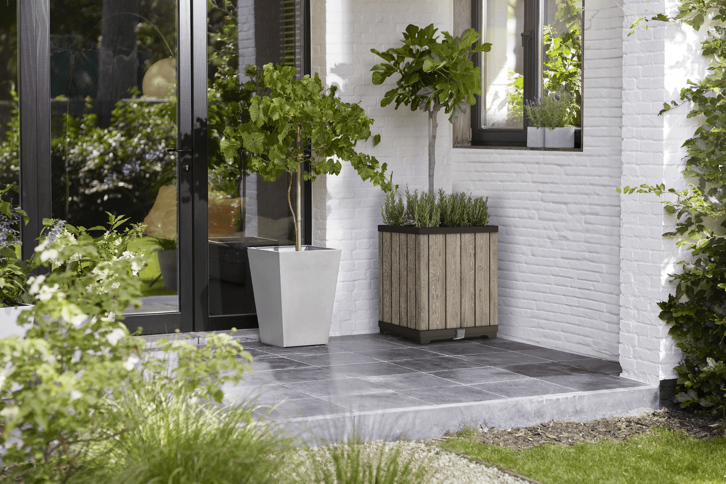 Keter Signature Tall Planter- Ashwood Look